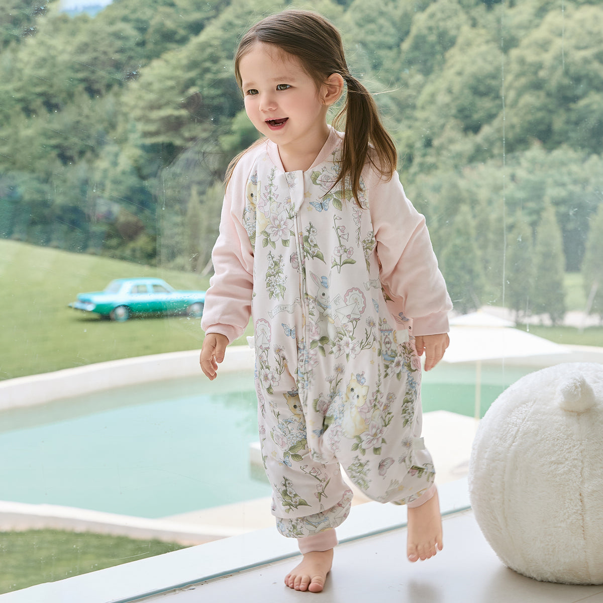 Interlock Contrast-Sleeve Split-Leg Sleep Sack
