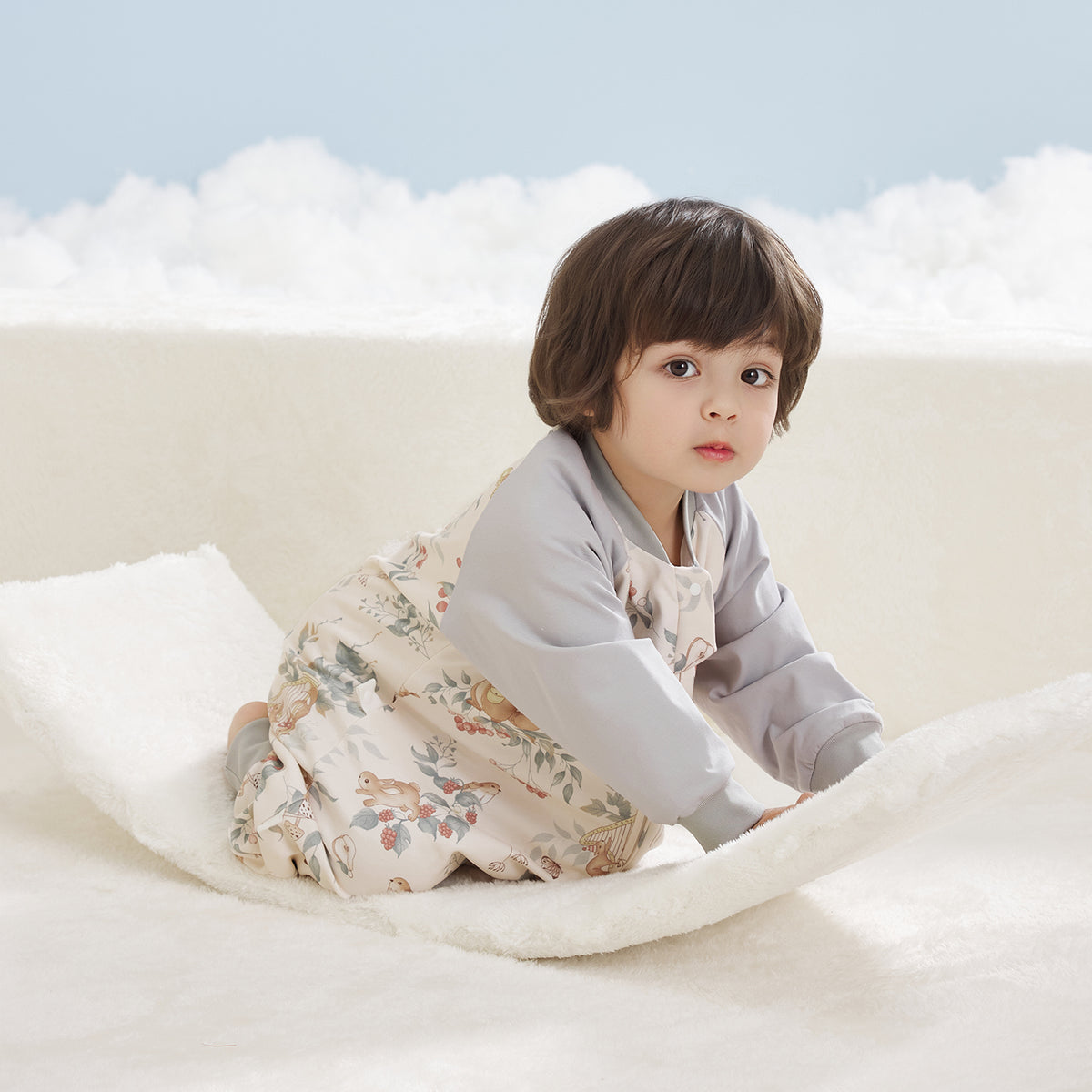 Interlock Contrast-Sleeve Split-Leg Sleep Sack