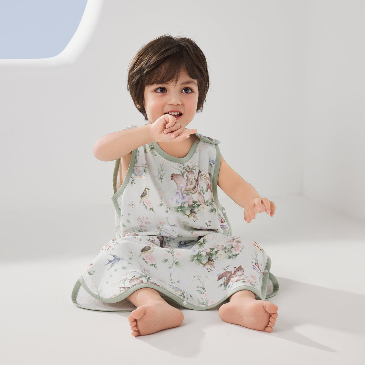 4-Layer Front 2-Layer Back Sleeveless Muslin Sleep Sack