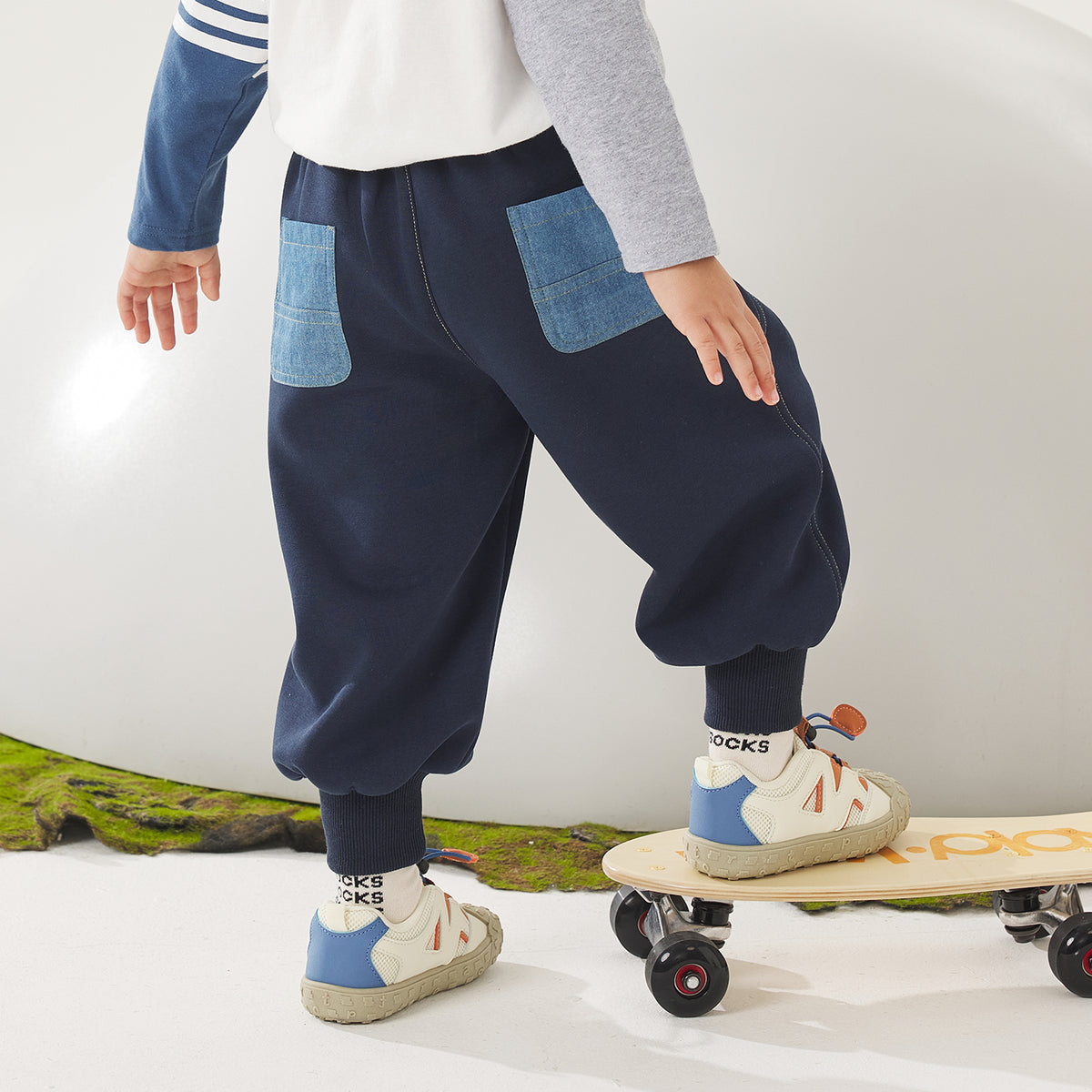 Knit Loose Color-Block Jogger Pants